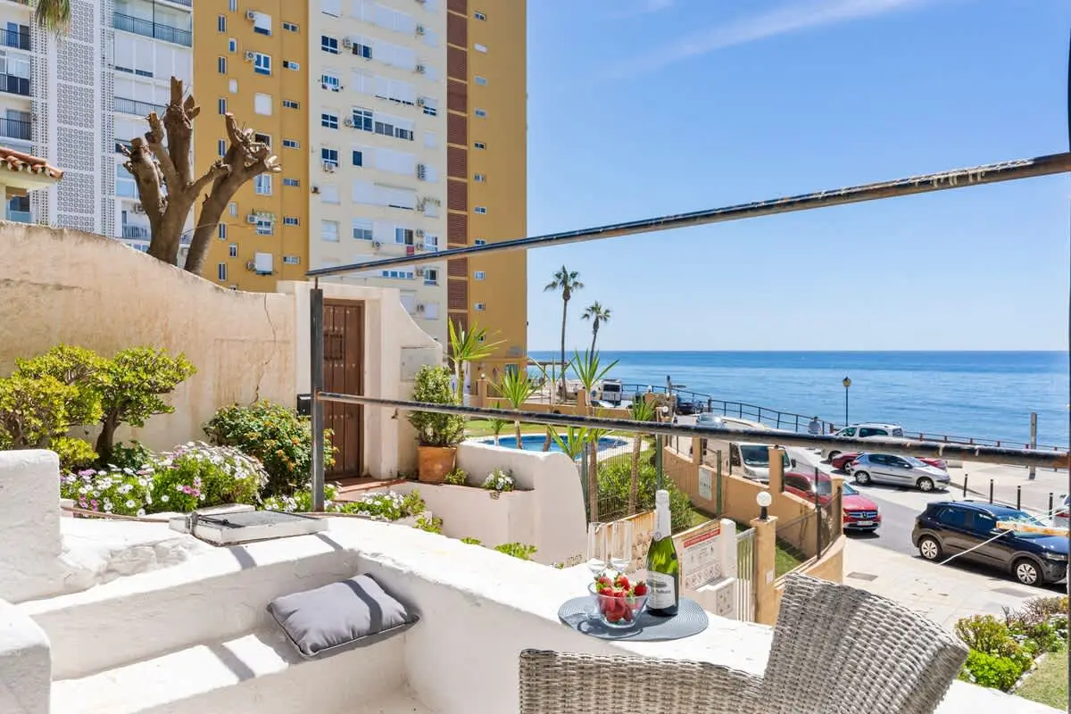 Apartamento en primera línea de playa en Calahonda - Ref 89