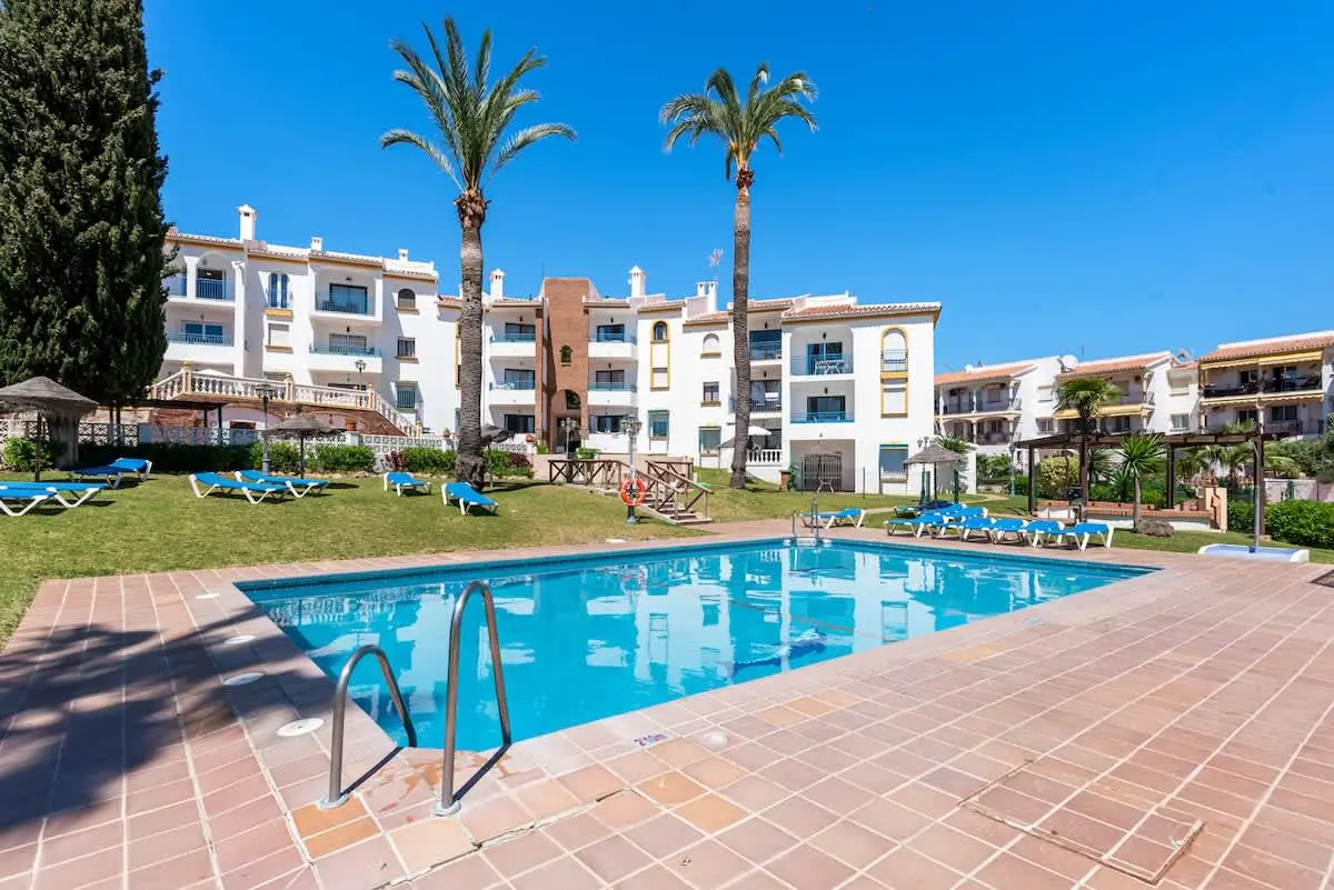 Family Apartment with Pool - Ref 208