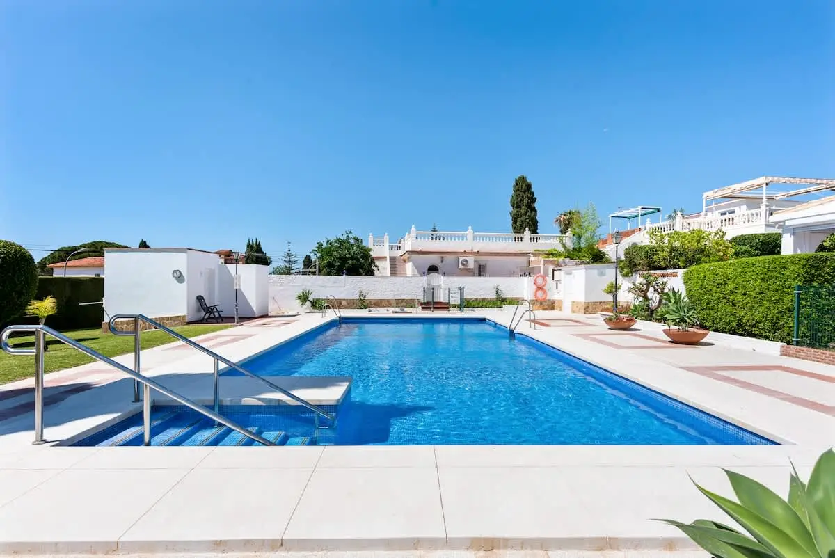 Apartamento familiar con piscina - Ref 218