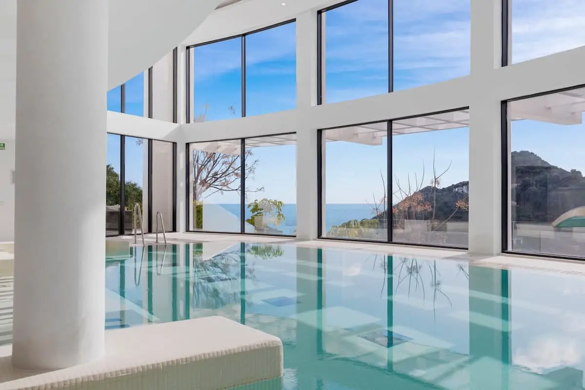 Apartamento en la ladera con piscina - Ref M49