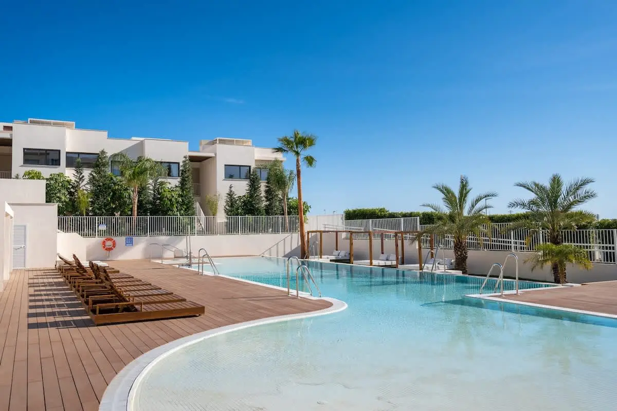 Apartamento moderno con piscina en La Cala de Mijas - ref 240