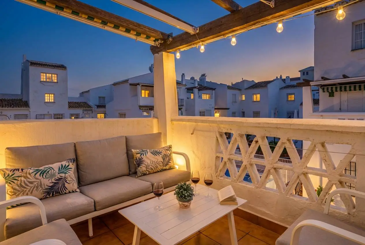 Apartamento en primera línea de playa con piscina y acceso al golf - La Duquesa