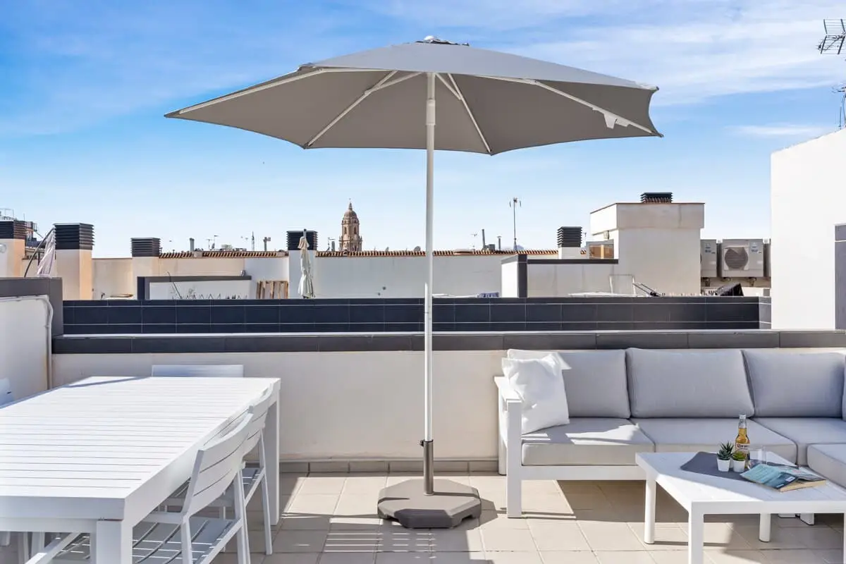 Encantador ático en Málaga con impresionantes vistas a la ciudad