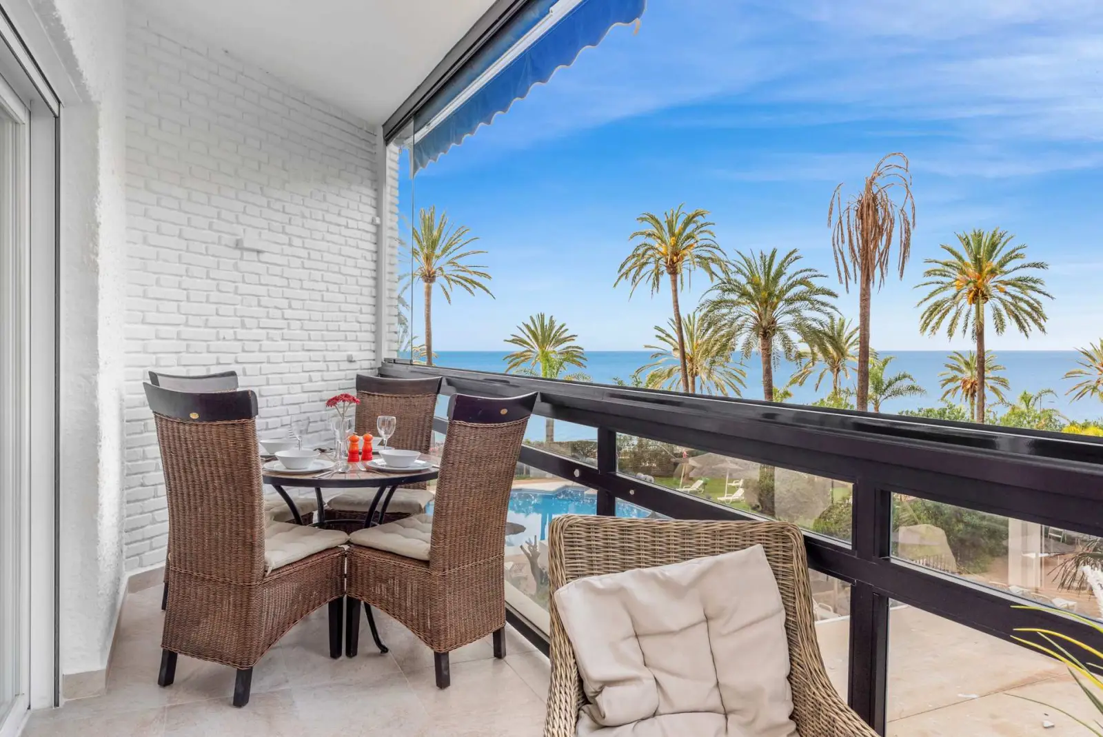 Marbella en primera línea de playa con piscina, EDF Skol