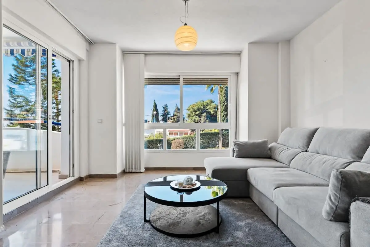 Marysol Apt with Pool - Ref 200