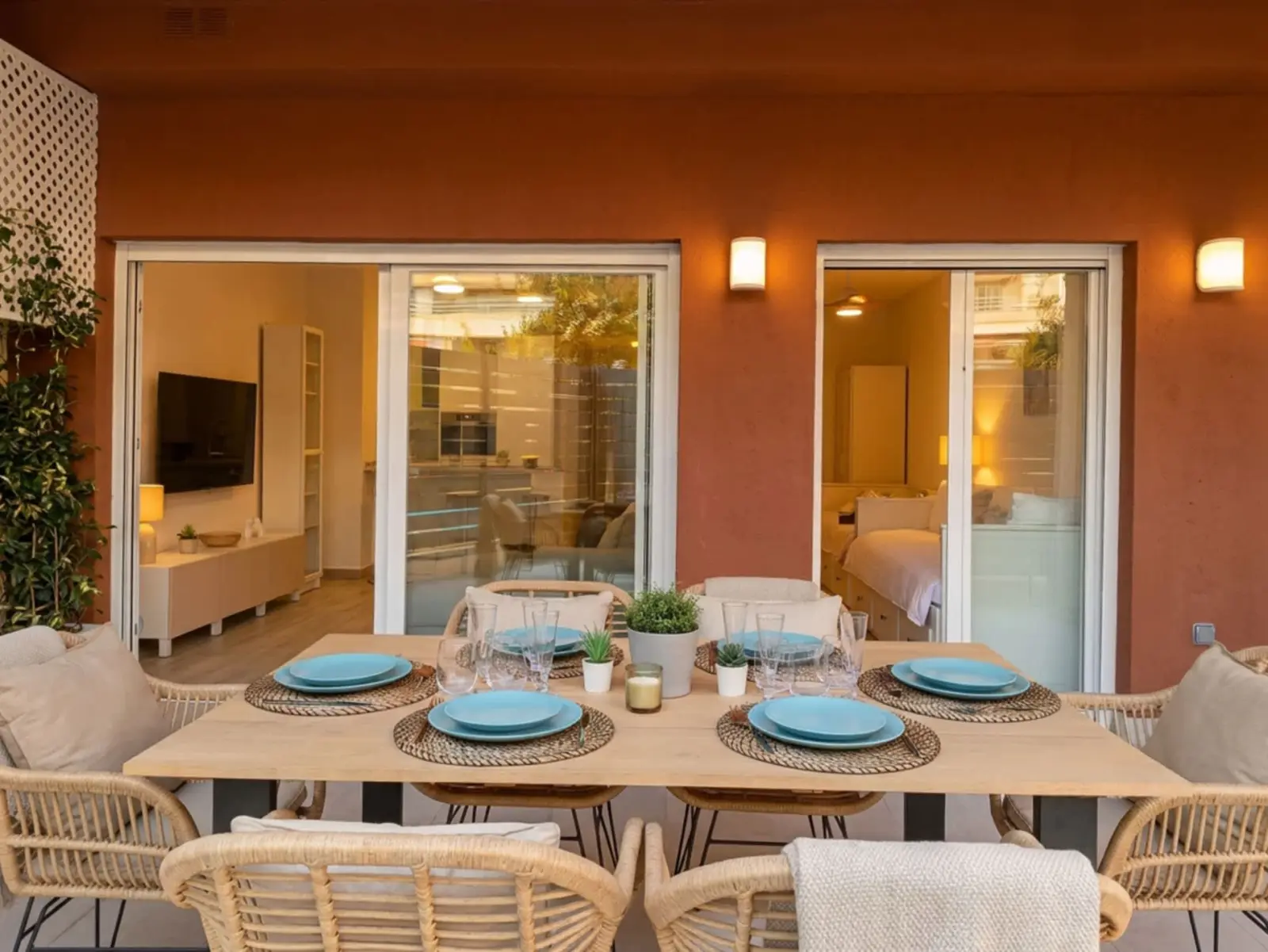 Moderno apartamento de 2 dormitorios en el centro de Marbella con piscina y terraza