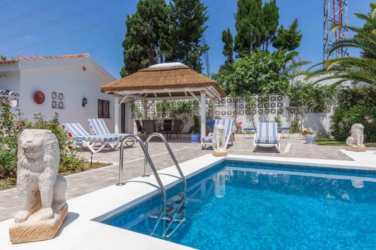 Preciosa villa con piscina - Ref 30