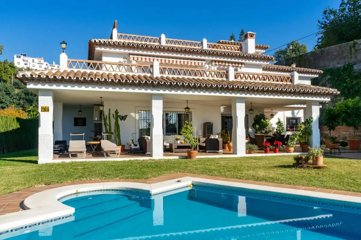 Espectacular villa con piscina - Ref 41