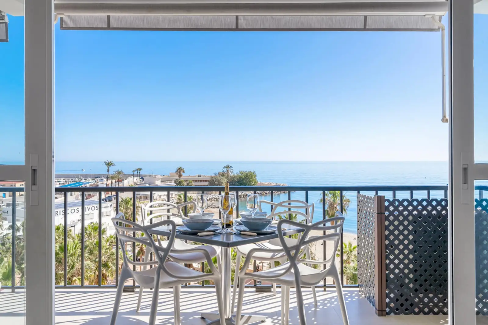Luminoso apartamento con vistas al mar en pleno centro de Fuengirola - ref 11