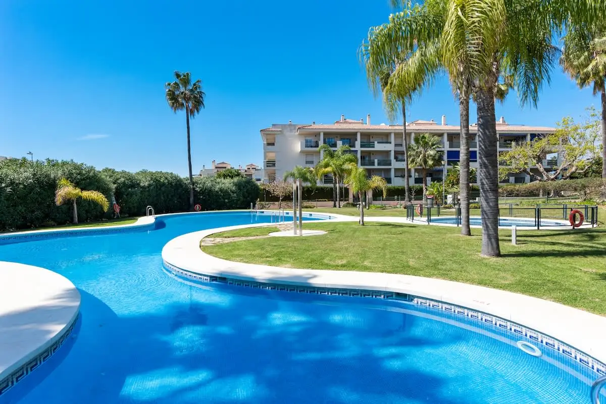 Refugio soleado con piscina en Marbella - Ref M54